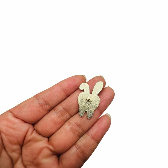 🤩Enamel Pin Tooth Teeth Oral Health Cartoon Rabbit shaped Care Dentist Oz New🤩 - Picture 3 of 5